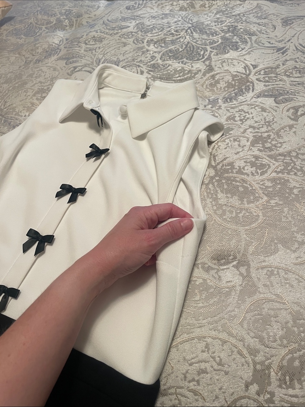 Karl Lagerfeld Black and White Bow Dress Size 4 Worn Once - Picture 11 of 12